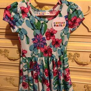 BRAND NEW Dot Dot Smile